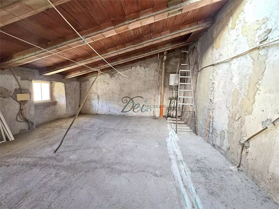 Immagine 25 di Porzione di casa in vendita  in Via dei bacci a Lucca