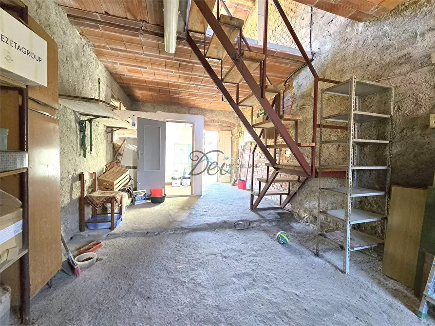 Immagine 28 di Porzione di casa in vendita  in Via dei bacci a Lucca