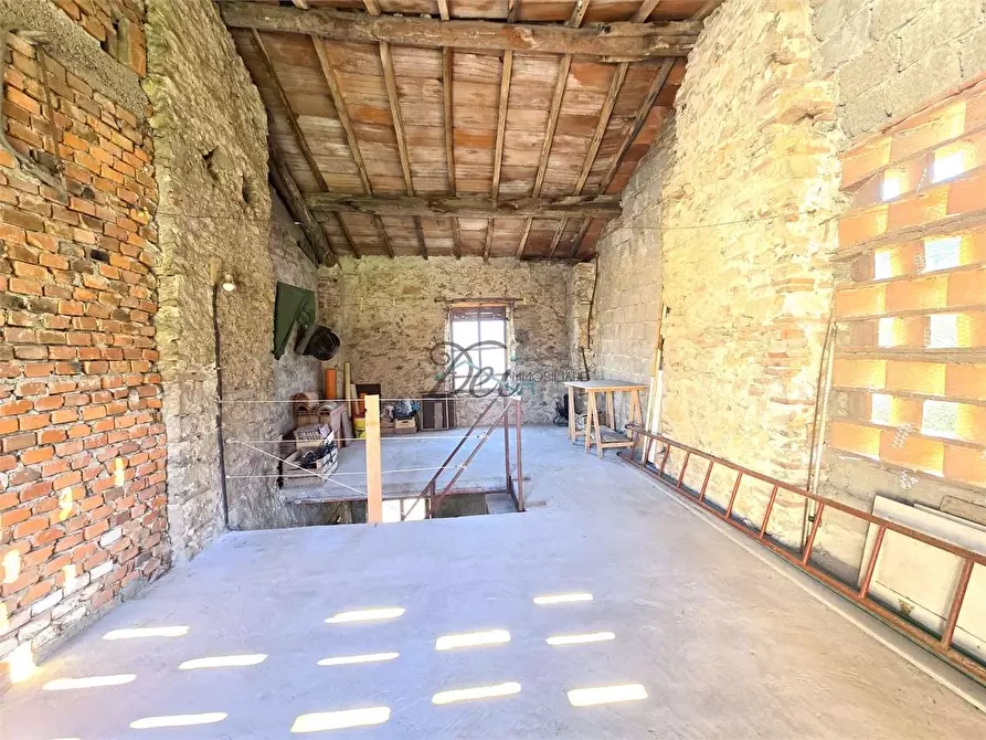 Immagine 31 di Porzione di casa in vendita  in Via dei bacci a Lucca