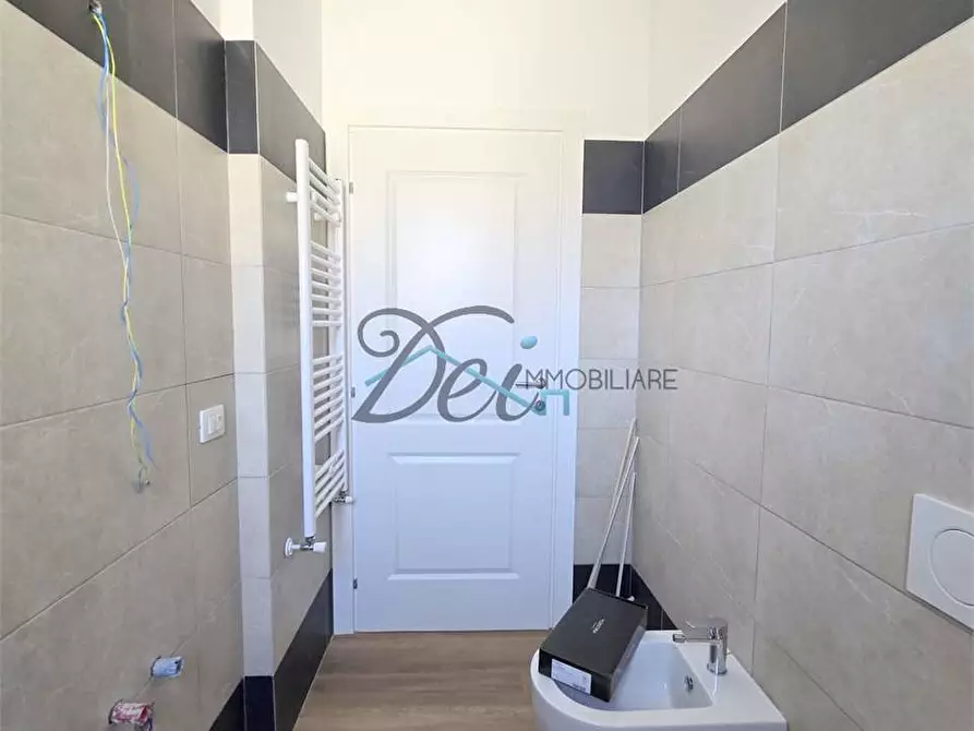 Immagine 16 di Appartamento in vendita  in Via del Borghetto  a Lucca