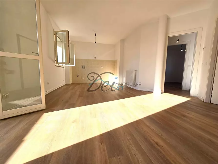 Immagine 5 di Appartamento in vendita  in Via del Borghetto  a Lucca