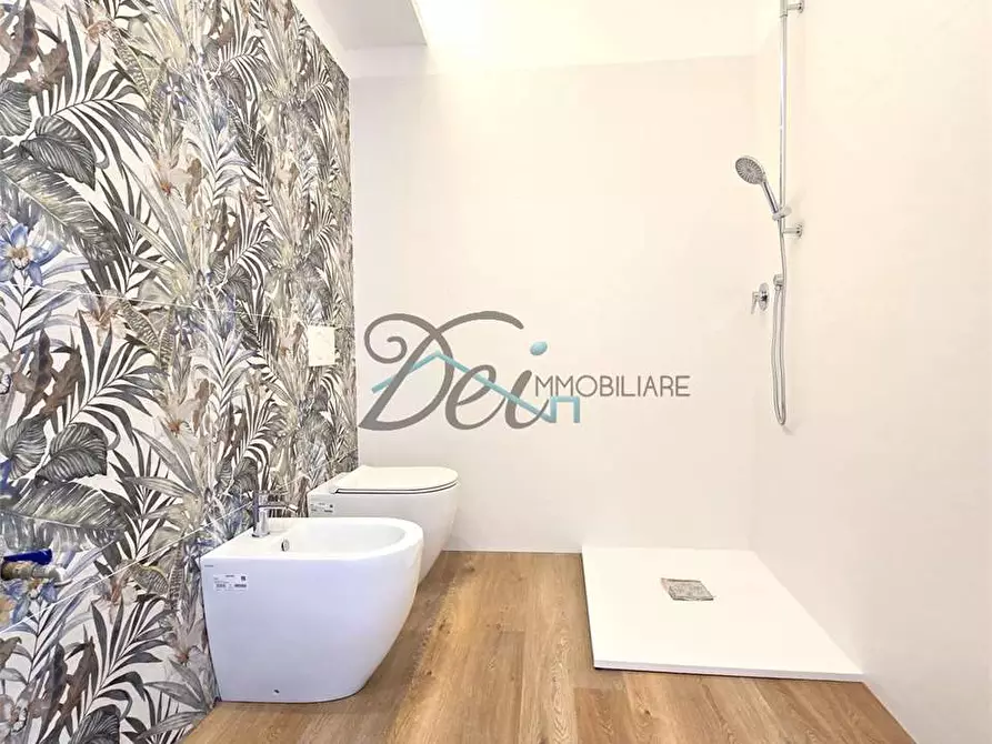 Immagine 21 di Appartamento in vendita  in Via del Borghetto  a Lucca