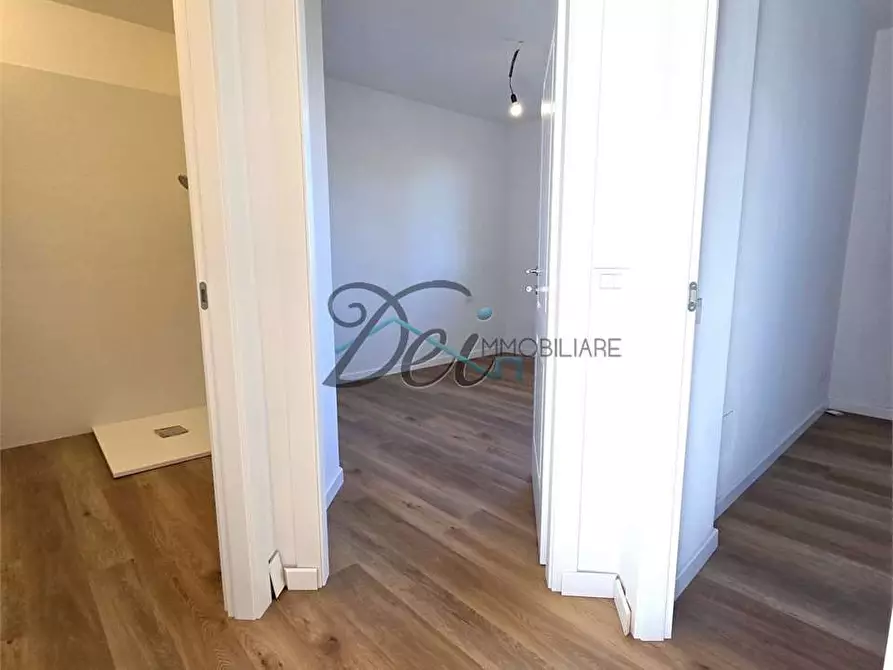 Immagine 10 di Appartamento in vendita  in Via del Borghetto  a Lucca