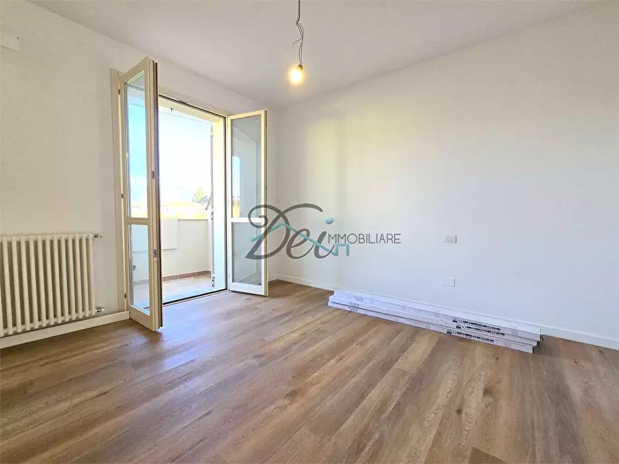 Immagine 11 di Appartamento in vendita  in Via del Borghetto  a Lucca