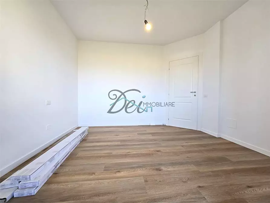 Immagine 12 di Appartamento in vendita  in Via del Borghetto  a Lucca