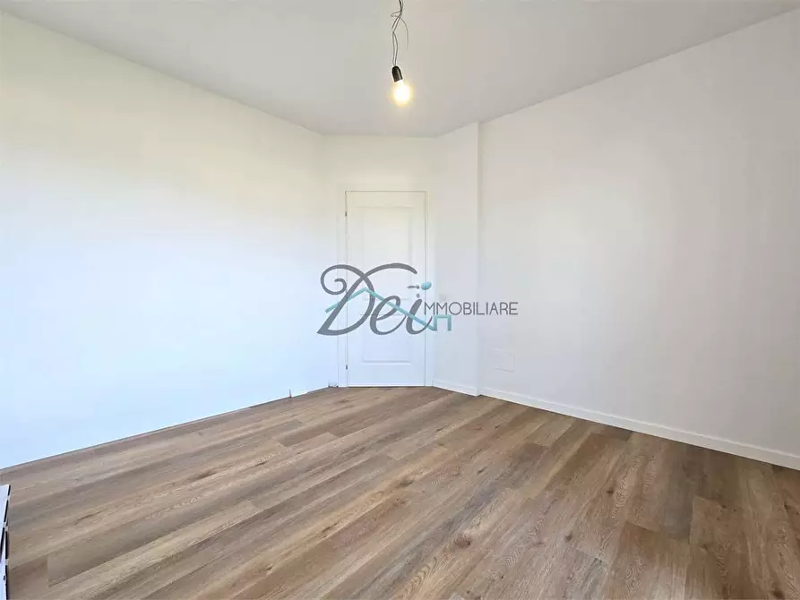 Immagine 13 di Appartamento in vendita  in Via del Borghetto  a Lucca