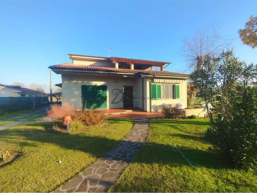Immagine 2 di Villa in vendita  in via dei giomi a Capannori