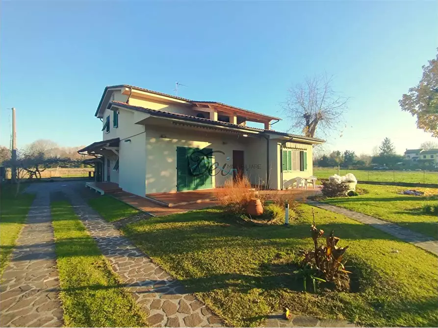 Immagine 48 di Villa in vendita  in via dei giomi a Capannori