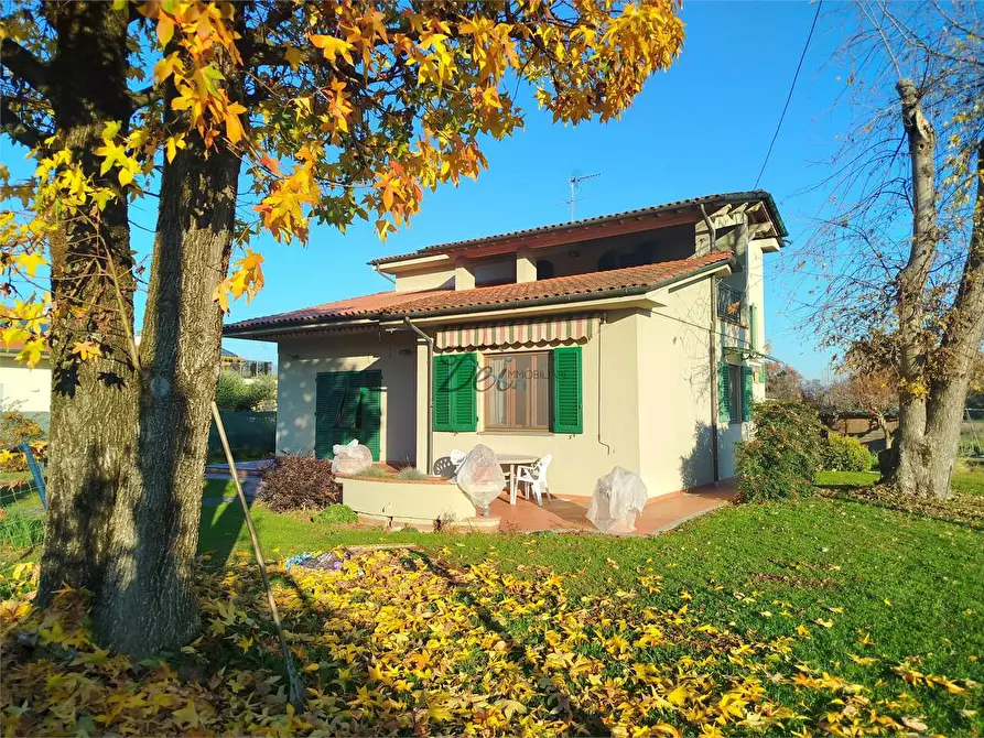 Immagine 5 di Villa in vendita  in via dei giomi a Capannori