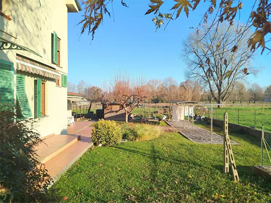 Immagine 6 di Villa in vendita  in via dei giomi a Capannori