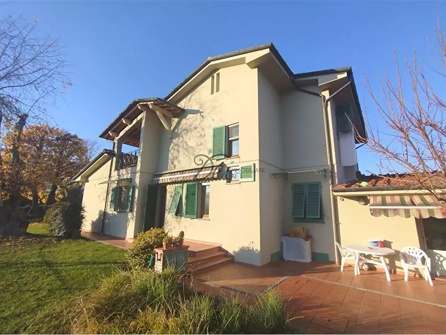 Immagine 44 di Villa in vendita  in via dei giomi a Capannori