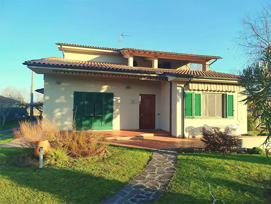 Immagine 3 di Villa in vendita  in via dei giomi a Capannori
