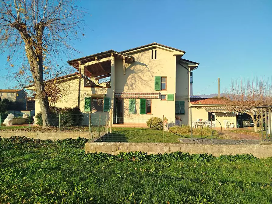 Immagine 45 di Villa in vendita  in via dei giomi a Capannori