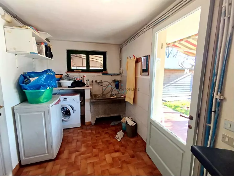 Immagine 41 di Villa in vendita  in via dei giomi a Capannori