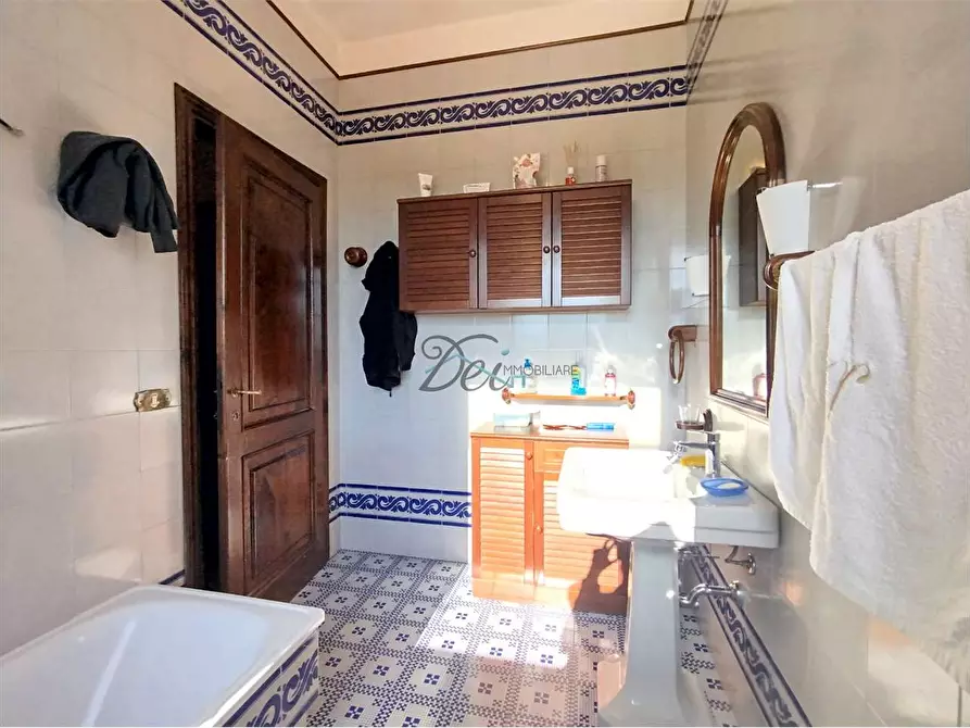 Immagine 34 di Villa in vendita  in via dei giomi a Capannori