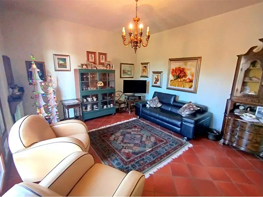 Immagine 9 di Villa in vendita  in via dei giomi a Capannori