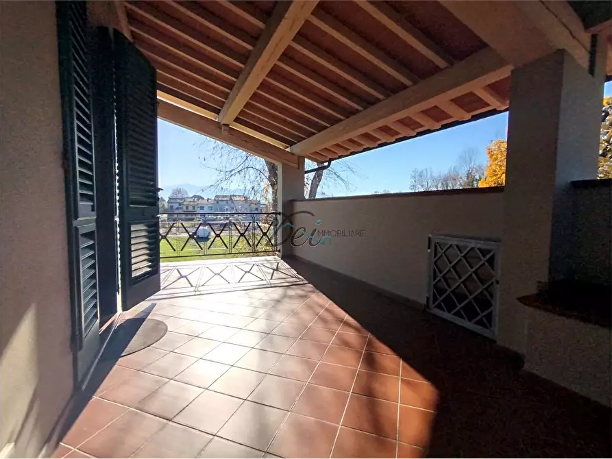 Immagine 28 di Villa in vendita  in via dei giomi a Capannori