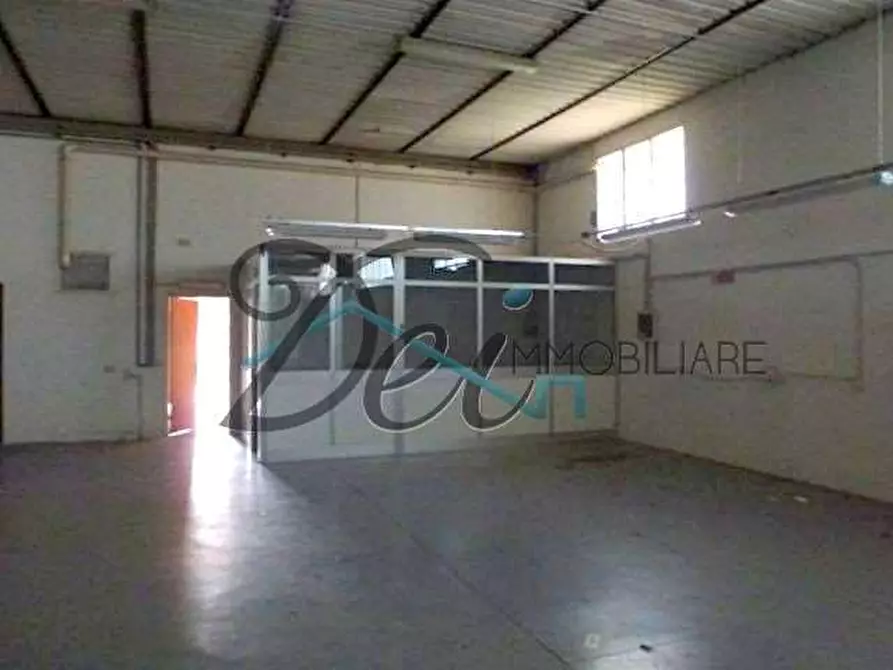 Immagine 8 di Capannone industriale in affitto  in via pesciatina  322 a Capannori