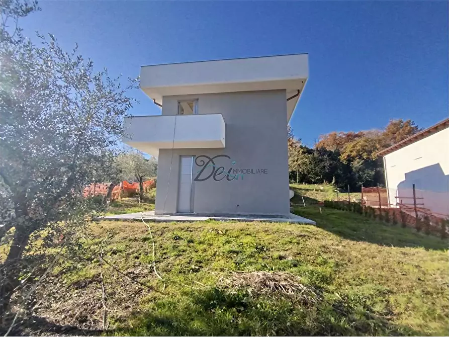 Immagine 8 di Villa in vendita  in via delle vitialle a Capannori