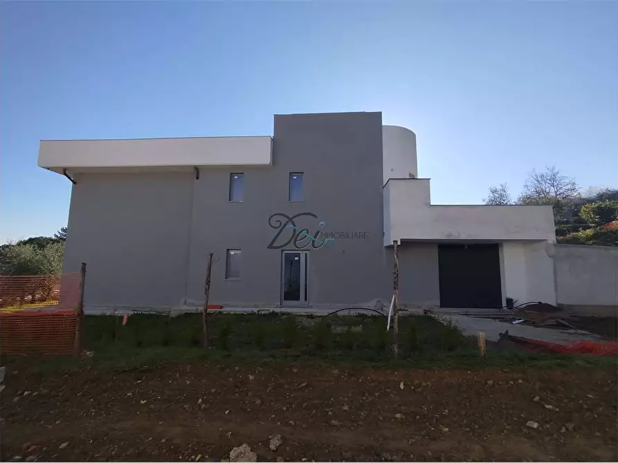 Immagine 6 di Villa in vendita  in via delle vitialle a Capannori