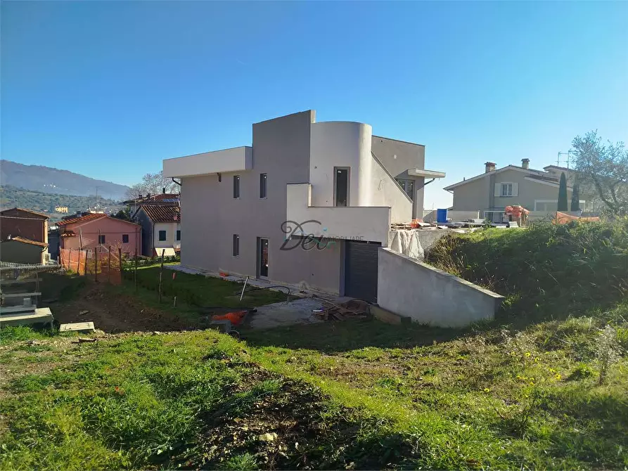 Immagine 4 di Villa in vendita  in via delle vitialle a Capannori