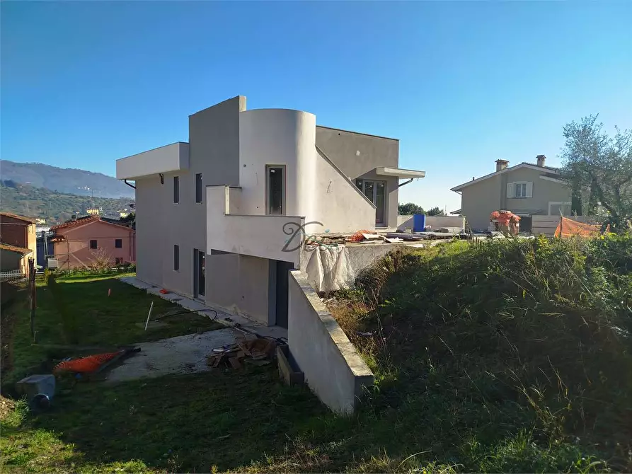 Immagine 21 di Villa in vendita  in via delle vitialle a Capannori