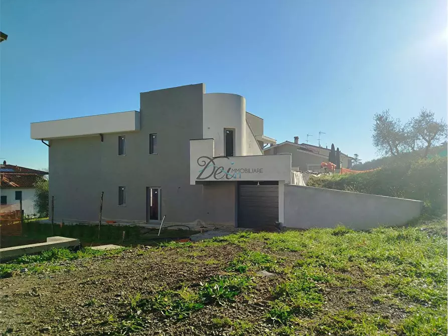 Immagine 5 di Villa in vendita  in via delle vitialle a Capannori