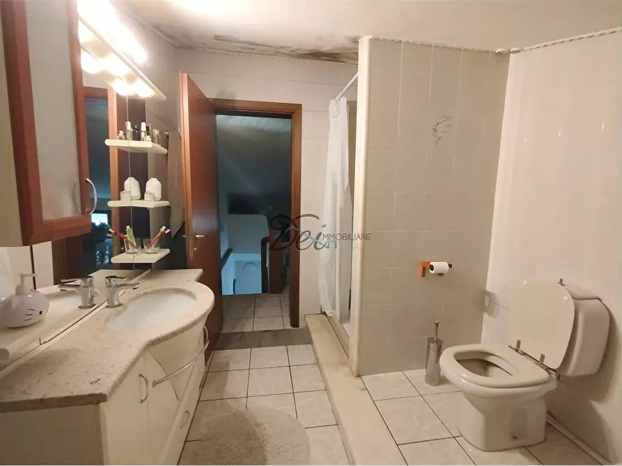 Immagine 21 di Casa bifamiliare in vendita  in via pesciatina  705 a Lucca