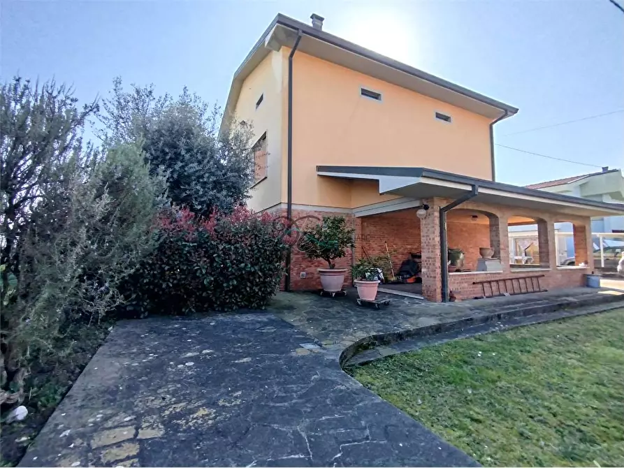 Immagine 5 di Villa in vendita  in Via della santissima annunziata  a Lucca