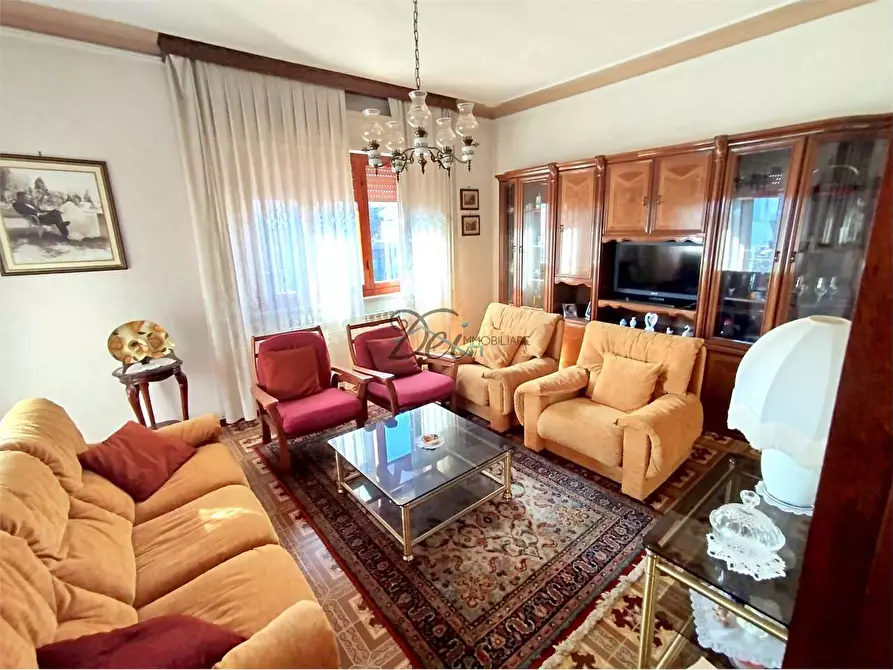 Immagine 11 di Villa in vendita  in Via della santissima annunziata  a Lucca