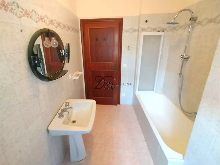 Immagine 31 di Villa in vendita  in Via della santissima annunziata  a Lucca