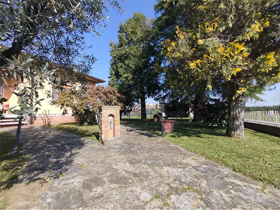 Immagine 47 di Villa in vendita  in Via della santissima annunziata  a Lucca