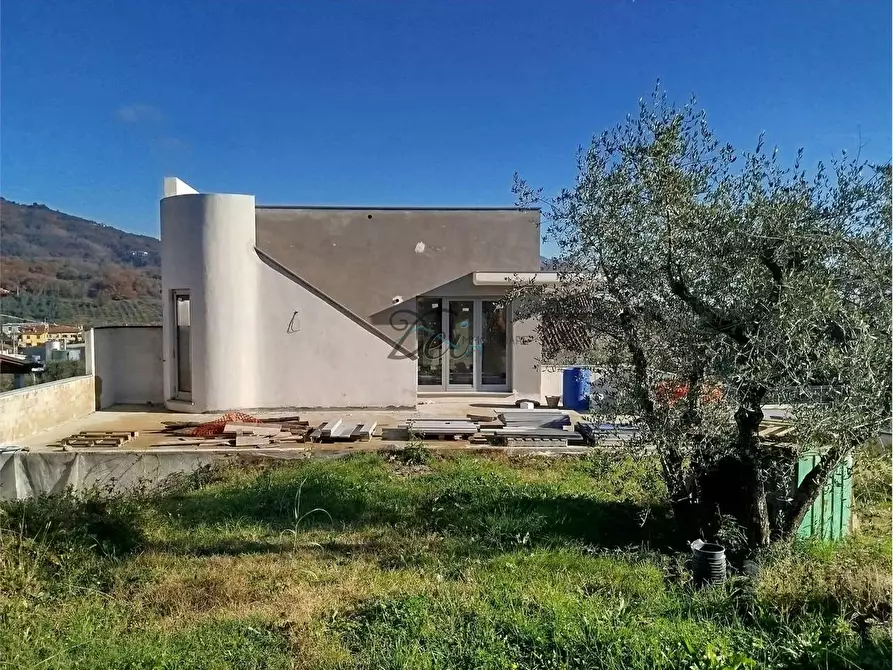 Immagine 15 di Villa in vendita  in via delle vitialle a Capannori