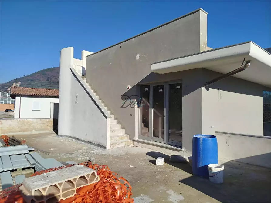 Immagine 17 di Villa in vendita  in via delle vitialle a Capannori