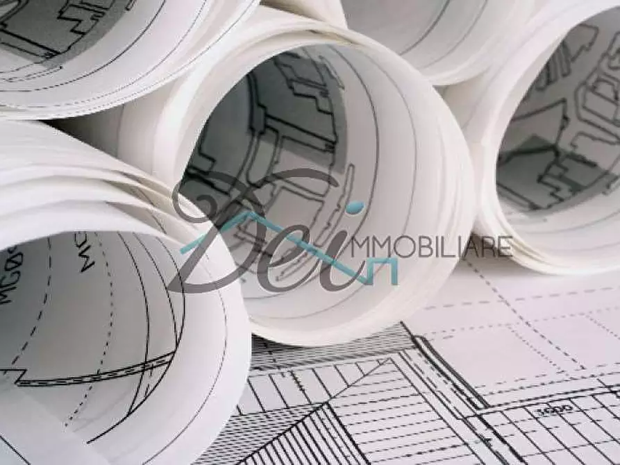 Immagine 1 di Terreno edificabile in vendita  a Lucca