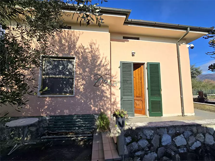 Immagine 5 di Villa in vendita  in Via Traversa  a Capannori