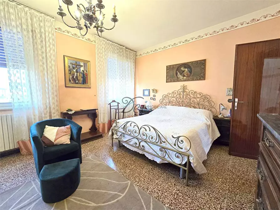 Immagine 19 di Porzione di casa in vendita  in Via della cateratta a Capannori