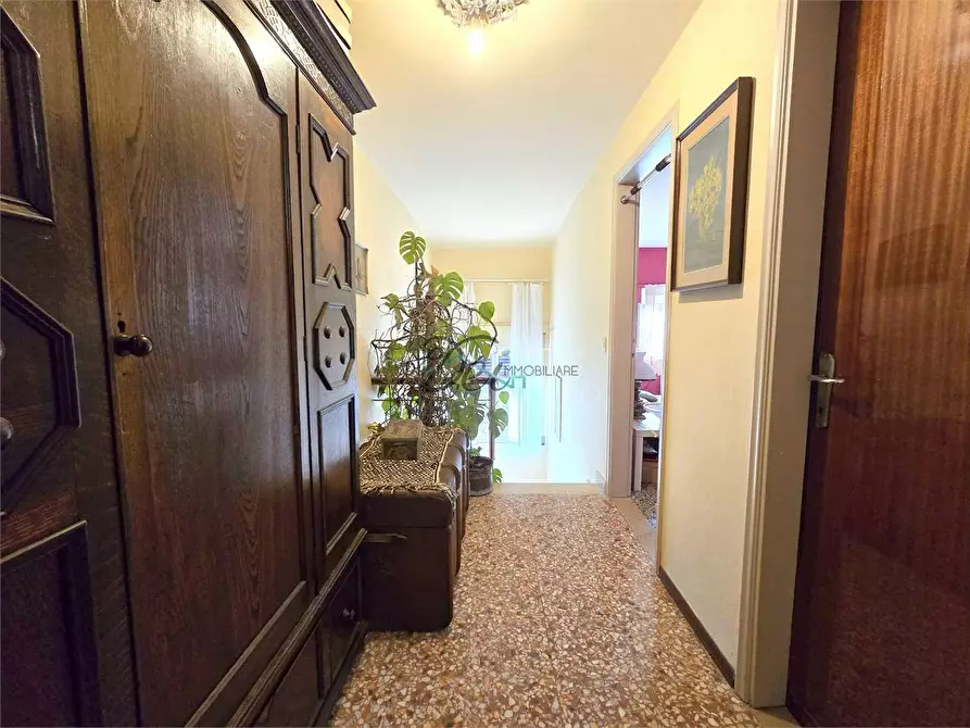 Immagine 31 di Porzione di casa in vendita  in Via della cateratta a Capannori