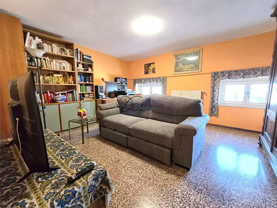 Immagine 23 di Porzione di casa in vendita  in Via della cateratta a Capannori