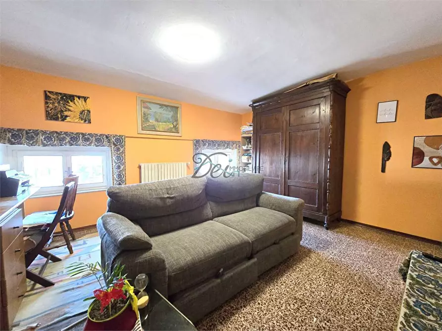 Immagine 27 di Porzione di casa in vendita  in Via della cateratta a Capannori