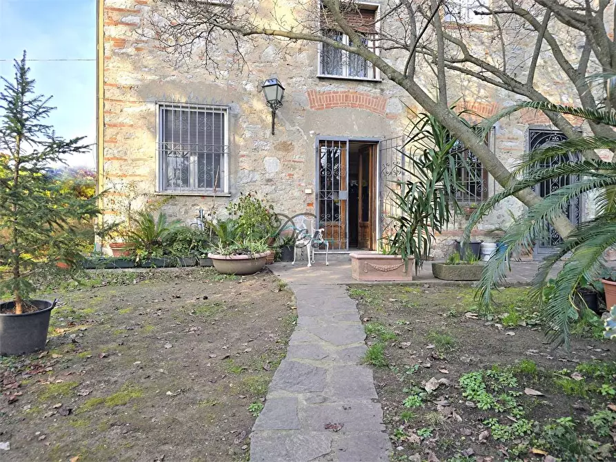 Immagine 36 di Porzione di casa in vendita  in Via della cateratta a Capannori