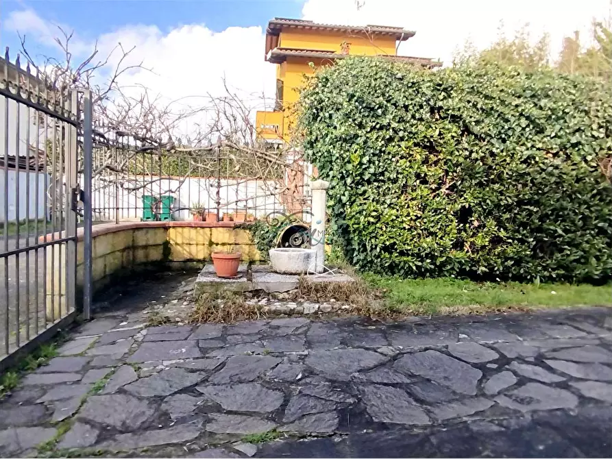 Immagine 39 di Casa bifamiliare in vendita  in via delle pierone a Lucca