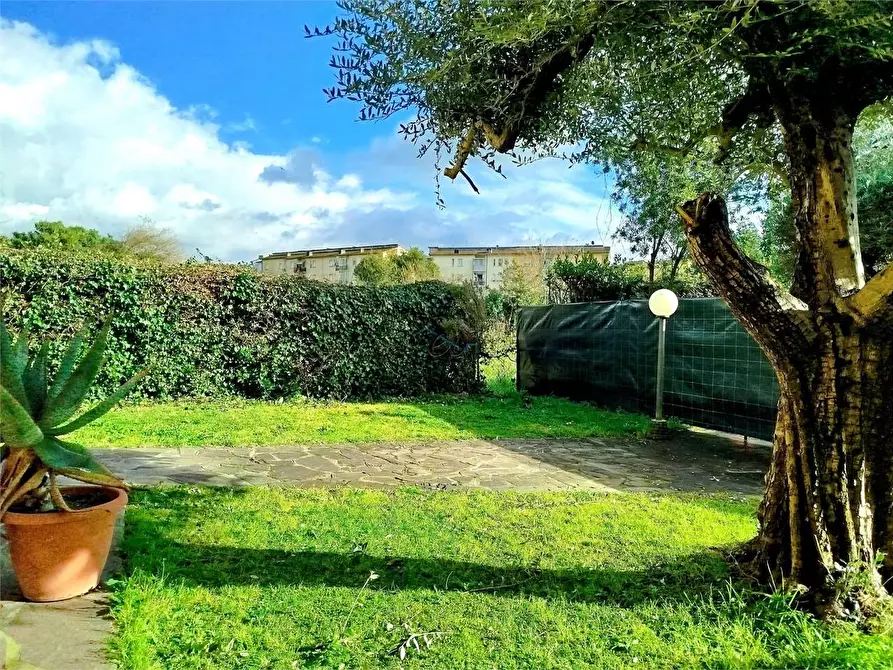 Immagine 9 di Casa bifamiliare in vendita  in via delle pierone a Lucca