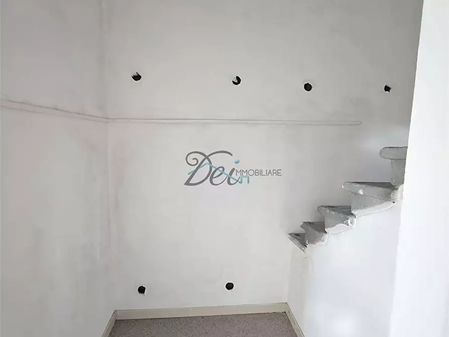 Immagine 9 di Negozio in affitto  in Via Pesciatina  a Capannori