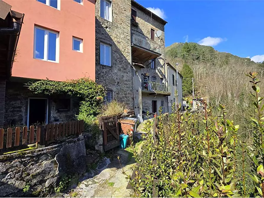 Immagine 3 di Casa indipendente in vendita  a Bagni Di Lucca