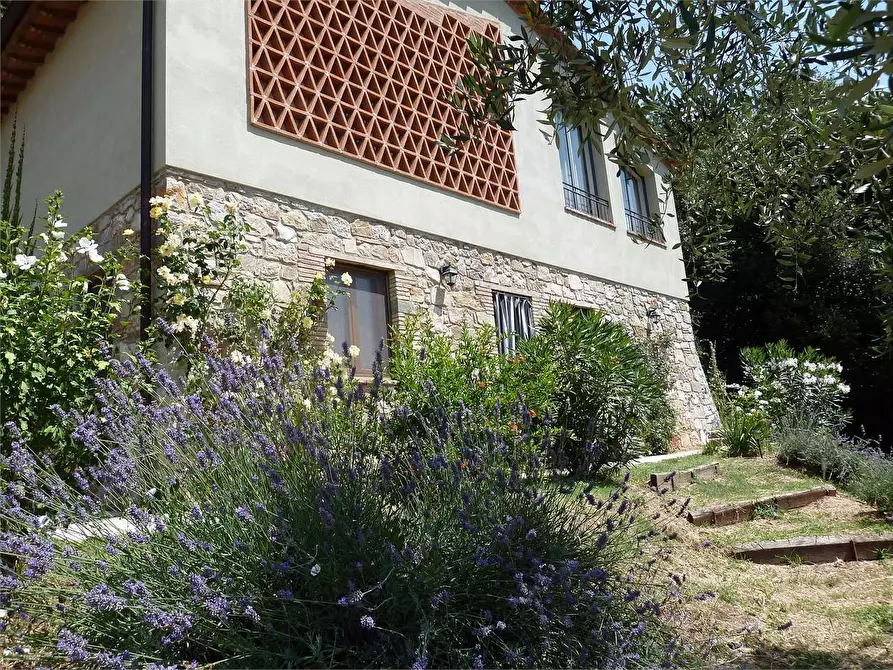 Immagine 37 di Rustico / casale in vendita  a Borgo A Mozzano