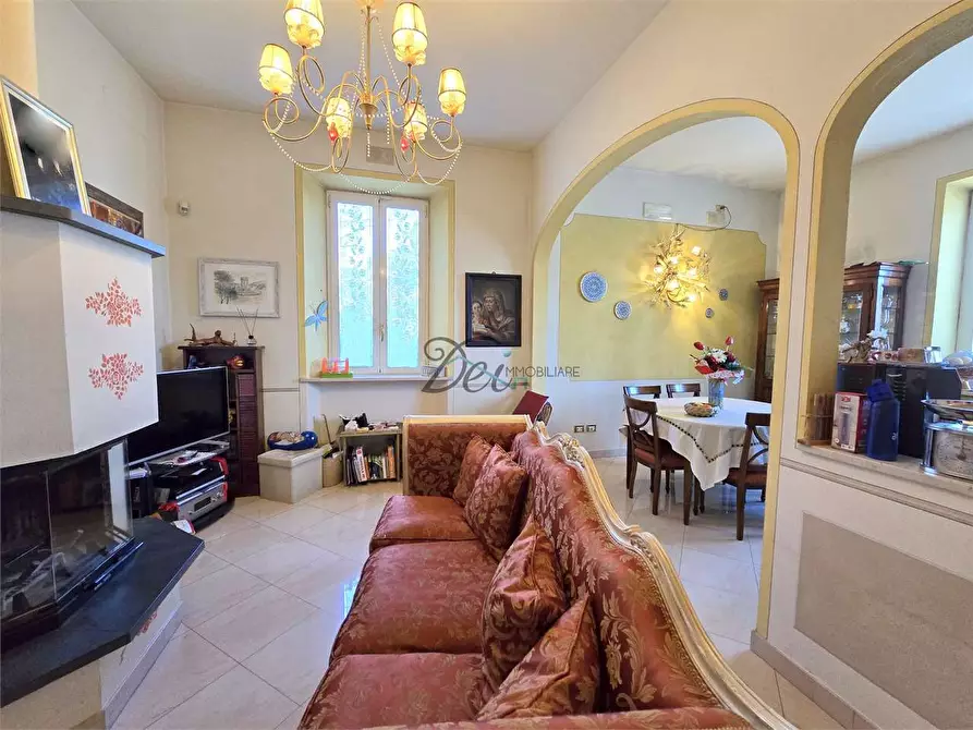 Immagine 10 di Villa in vendita  in Via Lombarda a Capannori