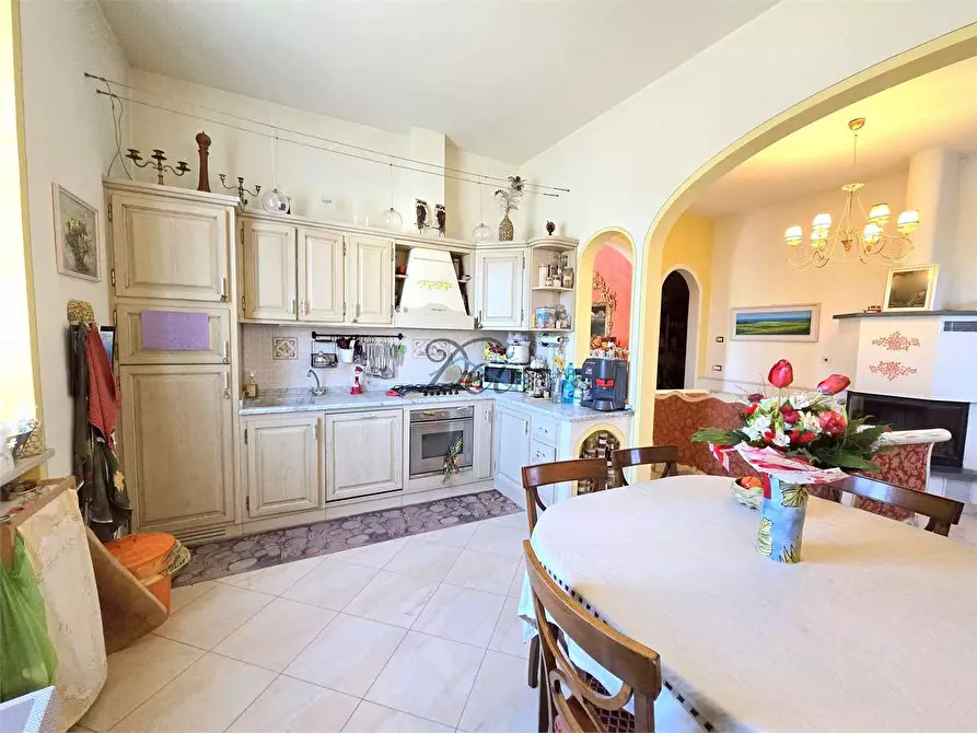 Immagine 4 di Villa in vendita  in Via Lombarda a Capannori