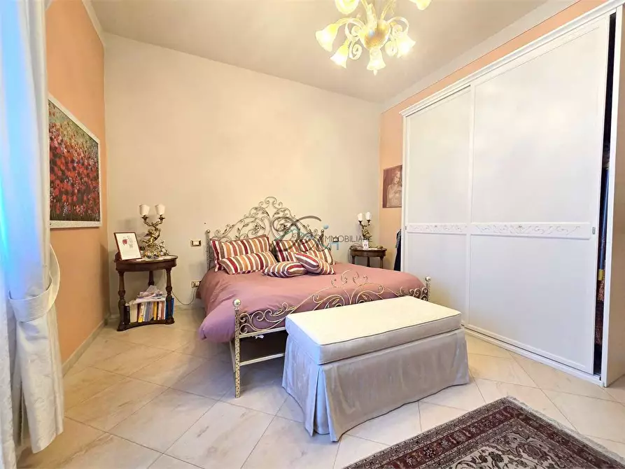 Immagine 13 di Villa in vendita  in Via Lombarda a Capannori