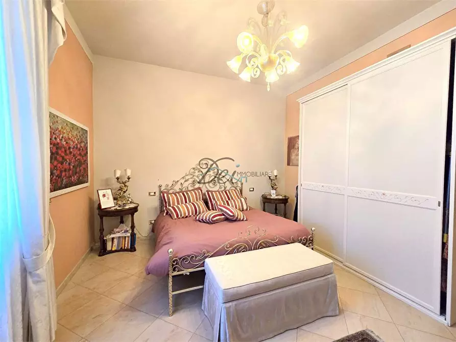 Immagine 16 di Villa in vendita  in Via Lombarda a Capannori